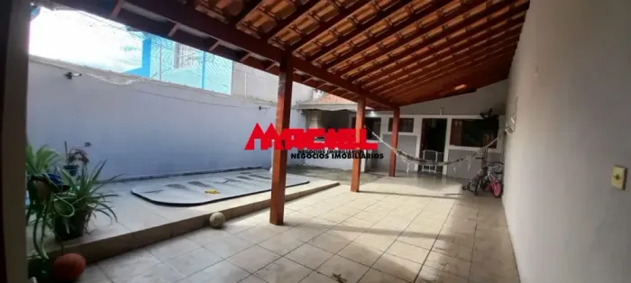 CASA RESIDENCIAL BAIRRO MINAS GERAIS ZONA NORTE COM PISCINA