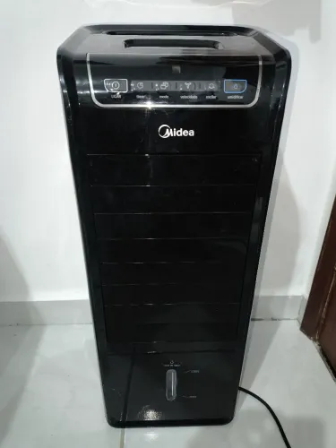 Climatizador de Ar Midea AKAP2 220V em ótimo estado.
