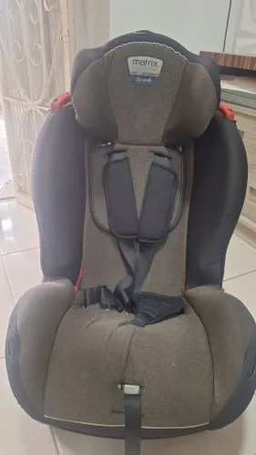 Cadeirinha automotiva reclinável 