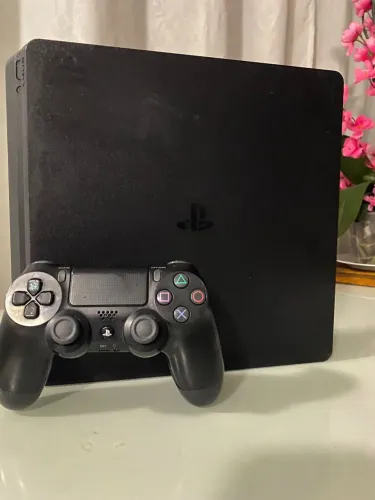 Playstation 4 Slim