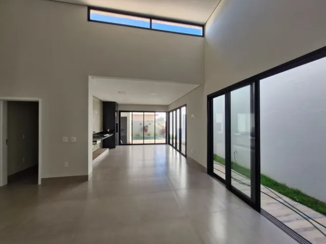 Casa à venda no Condomínio Reserva dos Ipês em Uberlândia