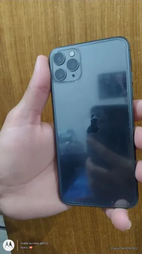 iPhone 11promax chama para mas informações * vai com carregador e 3 capinhas?96