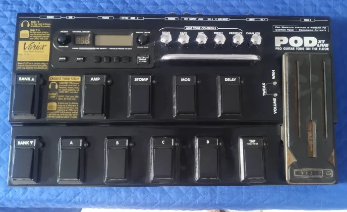 Pedaleira LINE 6 Pod XT Live + Bag