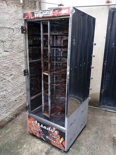 Vendo assdora de frango profissional. Galeteira.