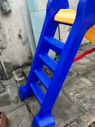 Escorregador grande infantil