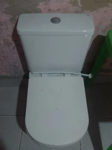 Vendo vaso sanitário semi novo