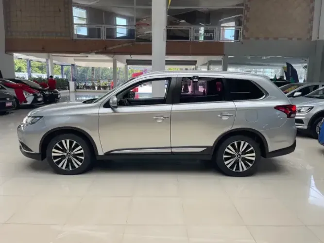 Mitsubishi Outlander HPE-S 2.2 Diesel 4X4 Aut. 2020