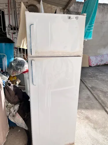 Vendo geladeira funcionando