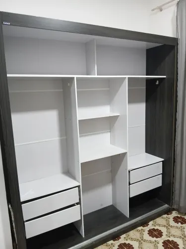 Guarda Roupa casal 3 portas com espelho