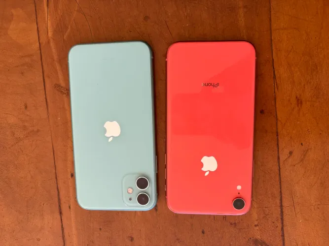 iPhone XR(64gb) rosa Coral + IPhone 11(64gb) Vede