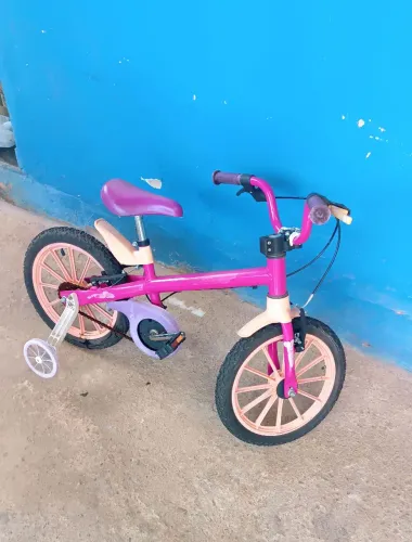 Bicicleta infantil para 5 a 8 anos usada conservada passo cartão 