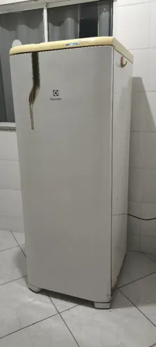 GELADEIRA ELECTROLUX FROSTFREE GELANDO BEM ENTREGO