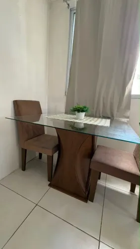 Mesa de vidro muito conservada