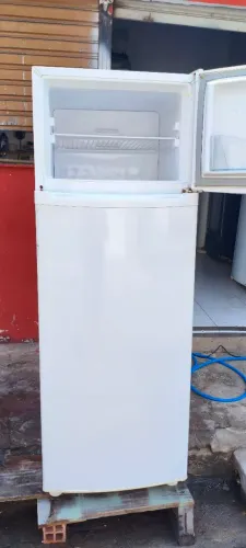 Vendo geladeira 