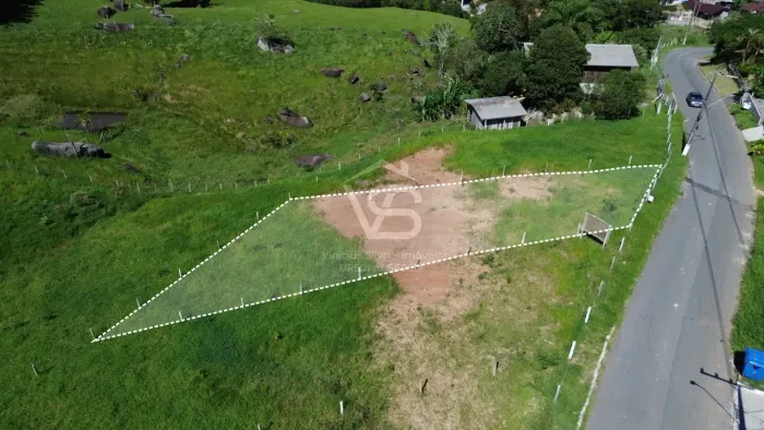 TERRENO COM ESCRITURA E POSSIBILIDADE DE FINANCIAMENTO EM PAULO LOPES/SC