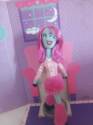 boneca britney pnk universidade monstros monstros S/A