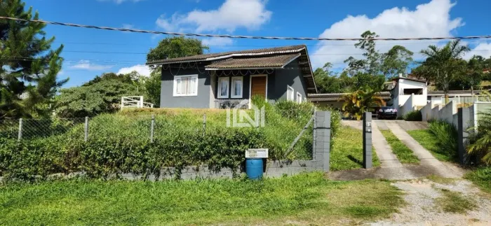 Casa à venda no condomínio Hípica Los Álamos
