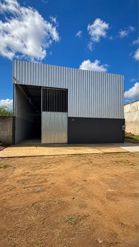 Galpão próximo do SIM