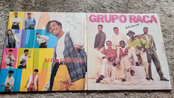 2 lps Só pra Contrariar e Grupo Raça. Ótimo estado. Clássicos do pagode anos 90.