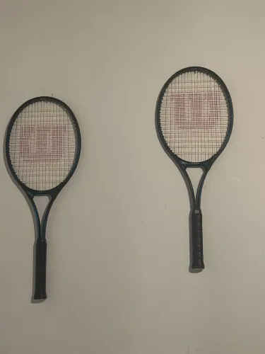 Vendo 2 raquetes de tênis