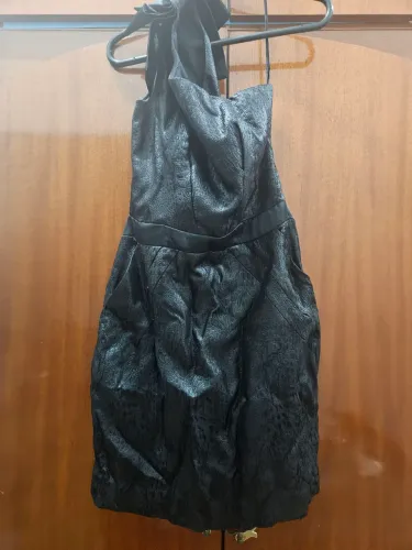 Vestido social curto preto