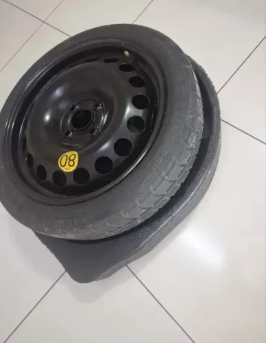 Pneu 15 / 4x100 Usado Apenas única vez Estado De Zero.
