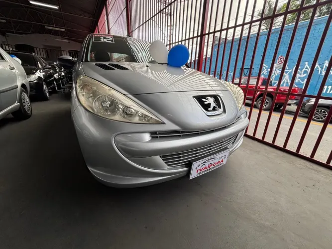 Peugeot 207 XR 1.4 Flex 8V 5P 2012