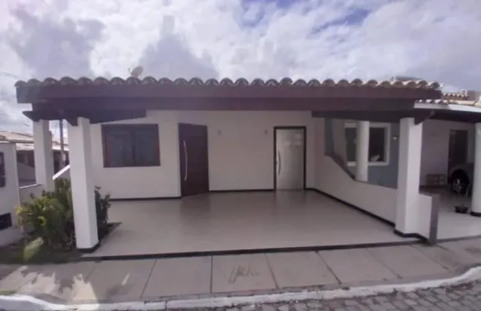 CASA DE 2/4 - CONDOMINIO PARQUE DAS ARARAS - PARA VENDER OU ALUGAR