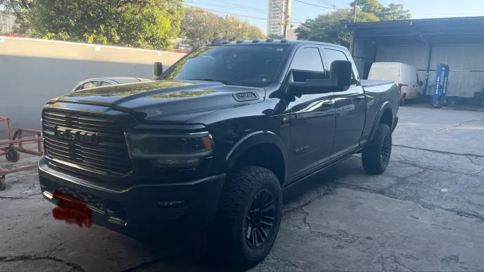 Ram 2500 Laram. 6.7 Night ED. TB CD 4X4 DIE 2021