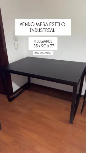 MESA 4 LUGARES ESTILO INDUSTRIAL ÓTIMO ESTADO