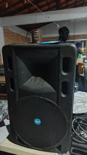 Caixa rcf ART500 modificada