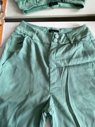 Calça alfaiataria verde