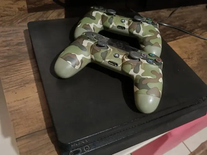 !PLAY STATION 4 Slim!!