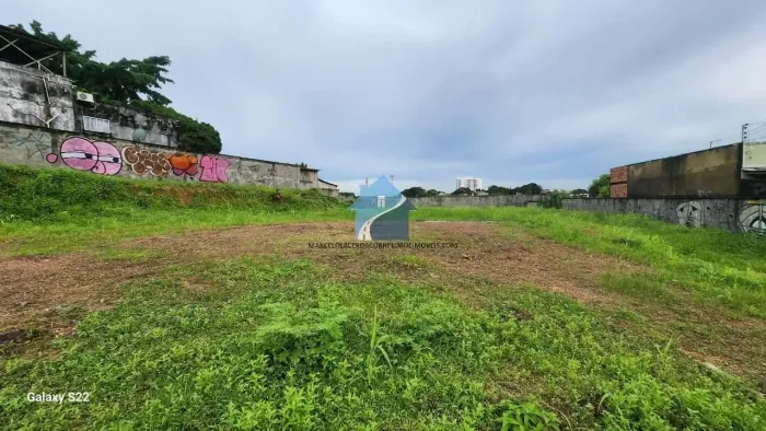 Terreno na Travessa Praça Santos Dumont esquina com Rua Ayrão - Bairro Praça 14 de Janeiro