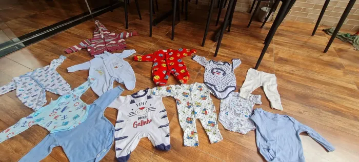 LOTE MENINO 30 PEÇAS - VESTE ATE 1 ANO
