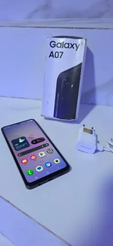 Celular Samsung Galaxy A07 semi novo comprado na loja da Claro 