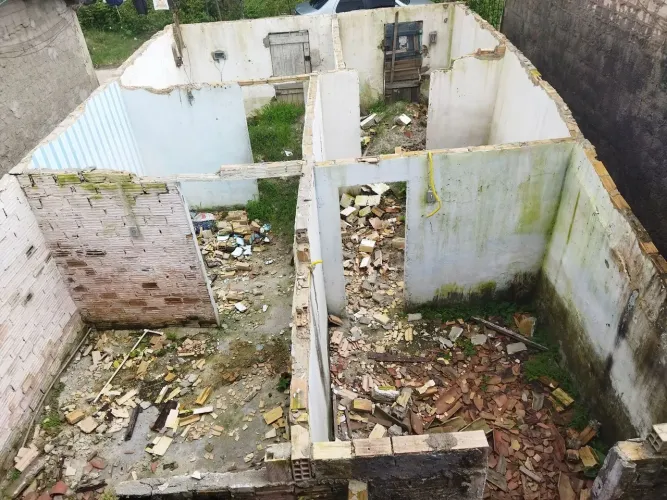 Pra vender esse terreno com um kit Net na  Samt. Dum saia do aluguel 