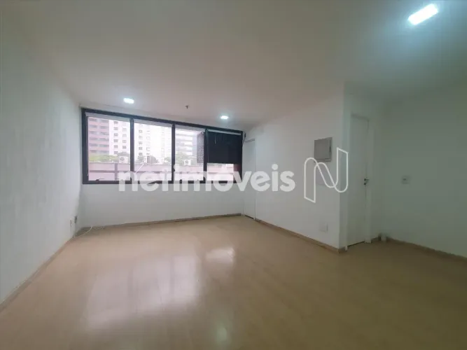 Sala Comercial de 28m²; para Locação na Vila Olímpia