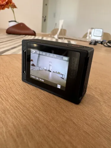 GoPro Hero 4 Silver com cartão de memória