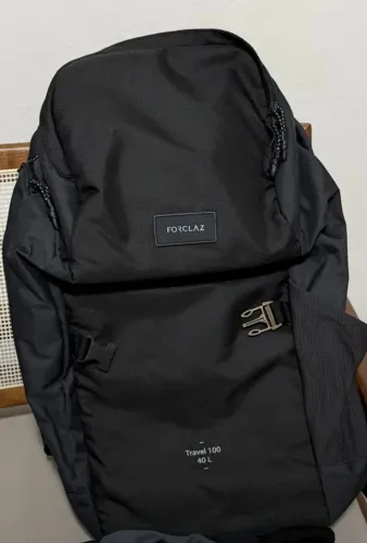Mochila Forclaz Travel 100 40L Preta - Usada Apenas 2 Vezes (Estado de Nova)