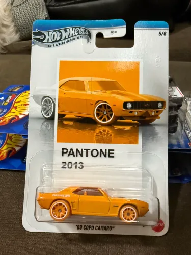 Hot Wheels - 69, Copo Camaro - Série Pantone