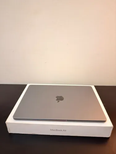 MacBook Air 15 polegadas