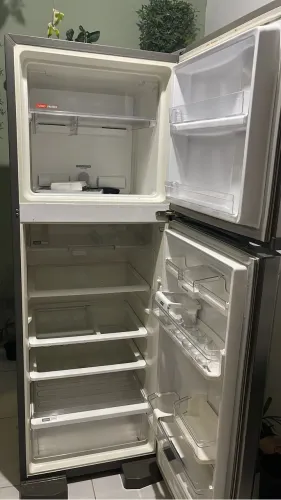 Geladeira 800 reias precisa coloca o gás