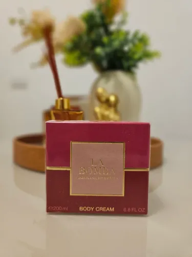 Pasta corporal Carolina Herrera La Bomba