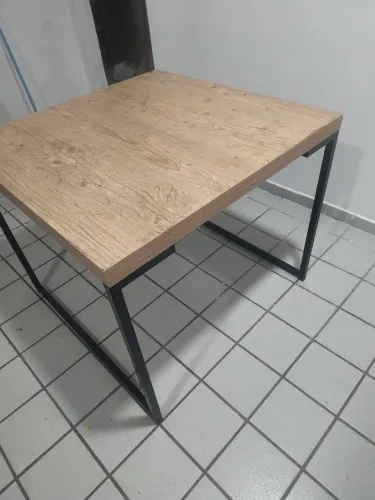 Mesa de jantar industrial 