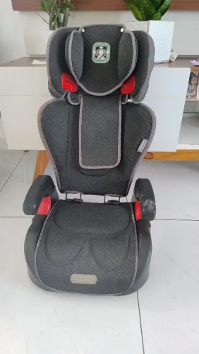 Cadeira para auto Burigotto em ótimo estado
