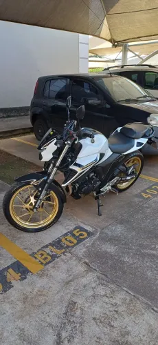 Fazer 250 com apenas  km 2793 ipva 26 pago Moto nova 
