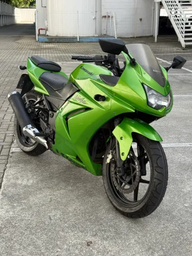 KAWASAKI NINJA 250R 2012 VERDE FILE DEMAIS TUDO NOVO FINANCIA