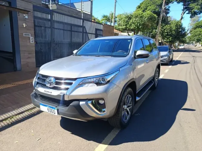 Toyota Hilux SW4 SRX 4X4 2.8 TDI 16V Dies. Aut. 2020