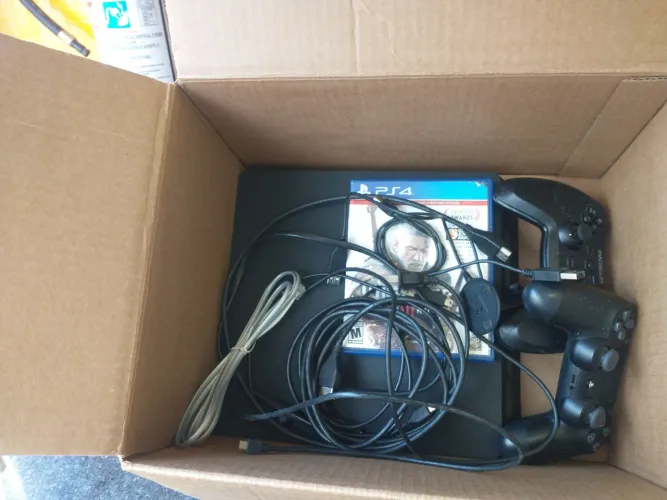 Playstation 4 slim